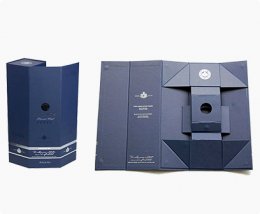 collapsible rigid box for the wine packaging