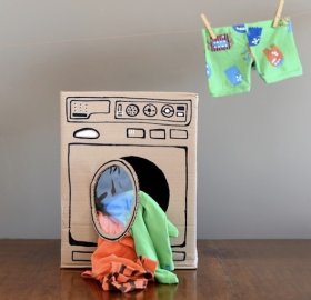 DIY cardboard box toy washing machine by Estefi Machado | Cool Mom Picks