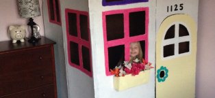 Cardboard box Playhouse