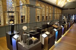 Treasures Gallery-040-231112_blog.jpg